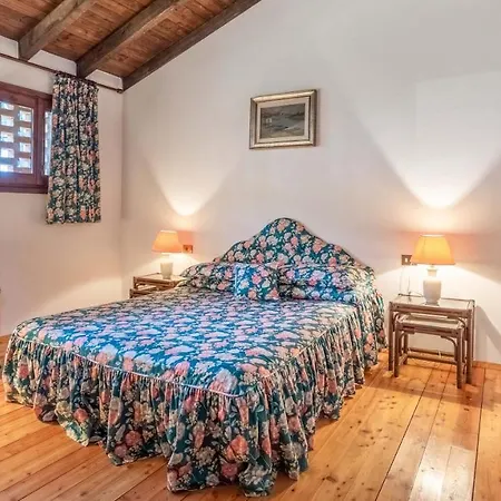 Villa Tenuta Di 18, Emma Eupilio
